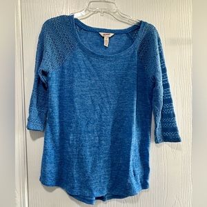 Arizona women’s blue 3/4 length shirt size medium - great condition